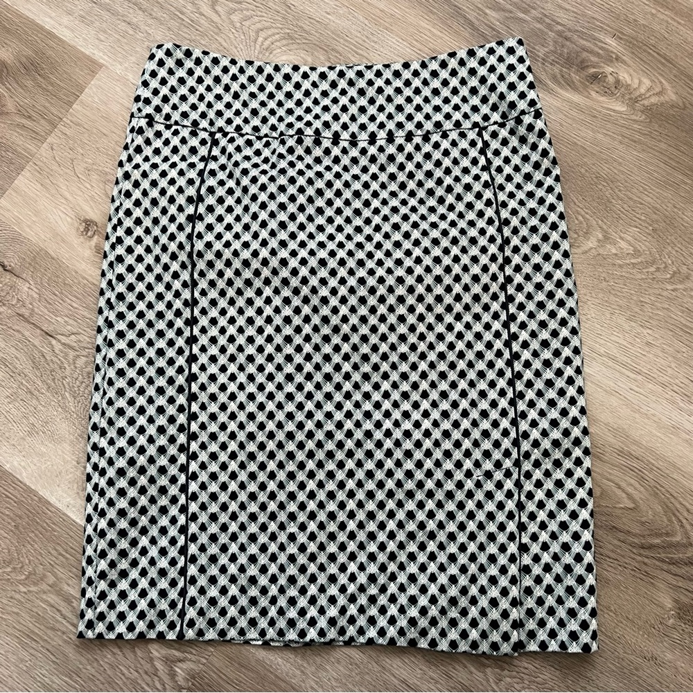 Margaret M Pencil Skirt - Size M